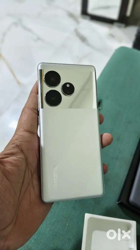 Realme GT6 12/256 Only 75 Days Old Makkhan Condition As New