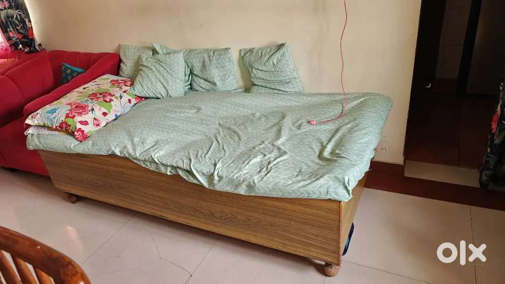 Cash Only - Wooden Diwan / Single Bed with Storage – Good Condition