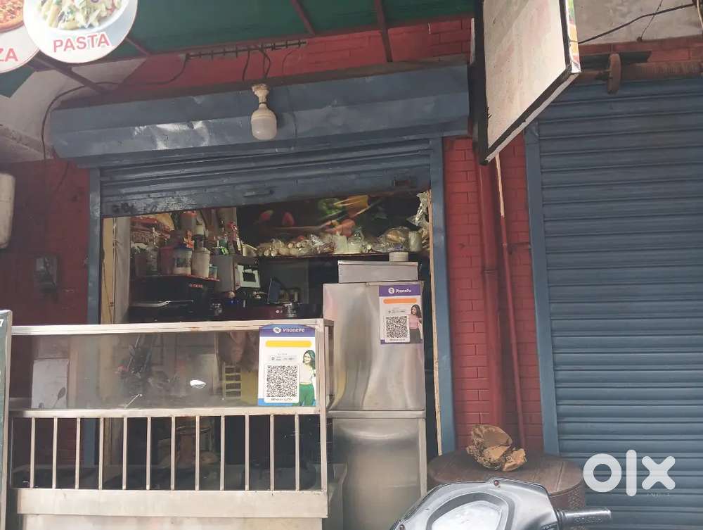 Mandir ground floor in bansal market for rent