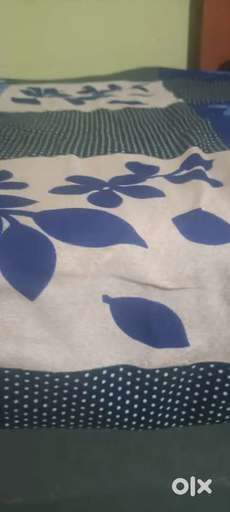 हर प्रकार के पुराने बेड्स उपलब्ध