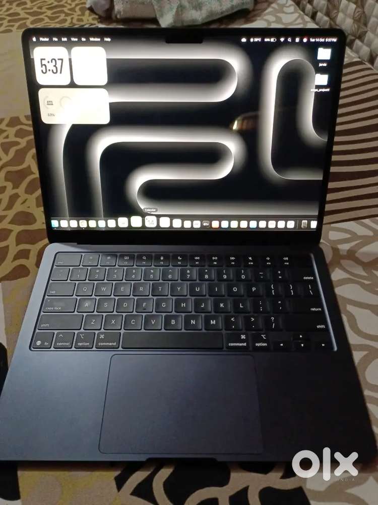 New 2025 Apple MacBook Air M4 256 midnight colour box bill original