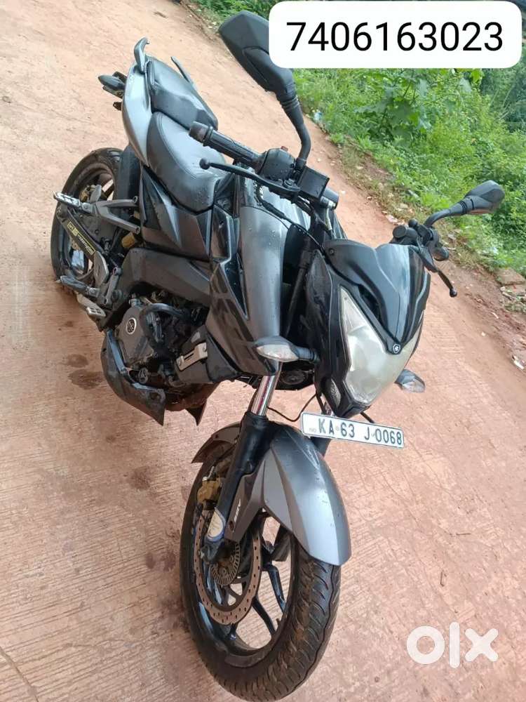 Pulsar 200 NS for sale fully Bajaj Service Centre mint condition