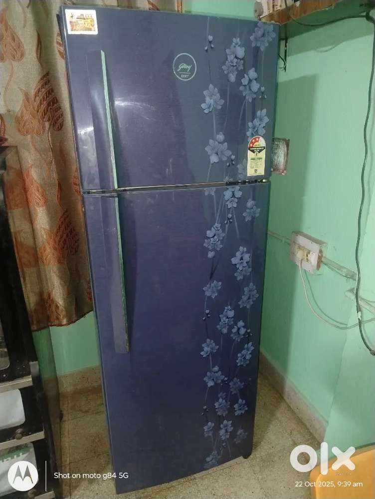 Godrej refrigerator Rt eon 290 litre frost free