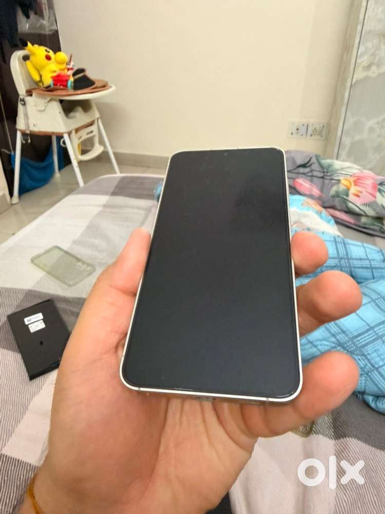 Samsung S24 - 8gb Ram and 256 GB