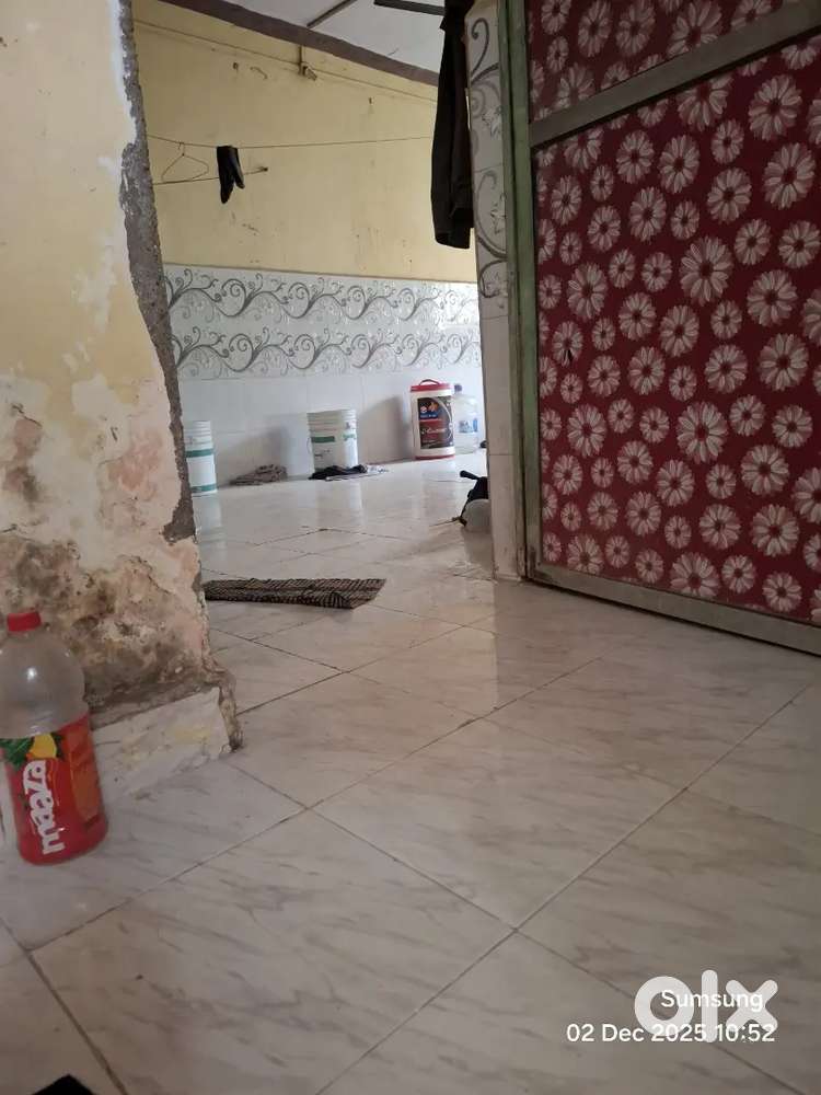 1 Bhk room for sharing only professional