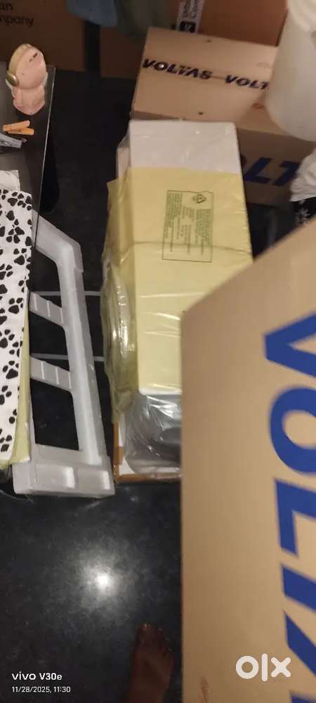 1 ton ac it brand new material no used seal pack little negotiable