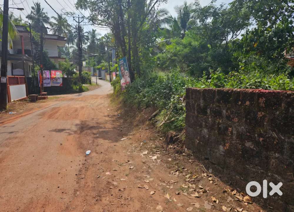 12 CENT EAST FACING PREMIUM HOUSE PLOT - THALAP - KANNUR TOWN - 7 LAKH