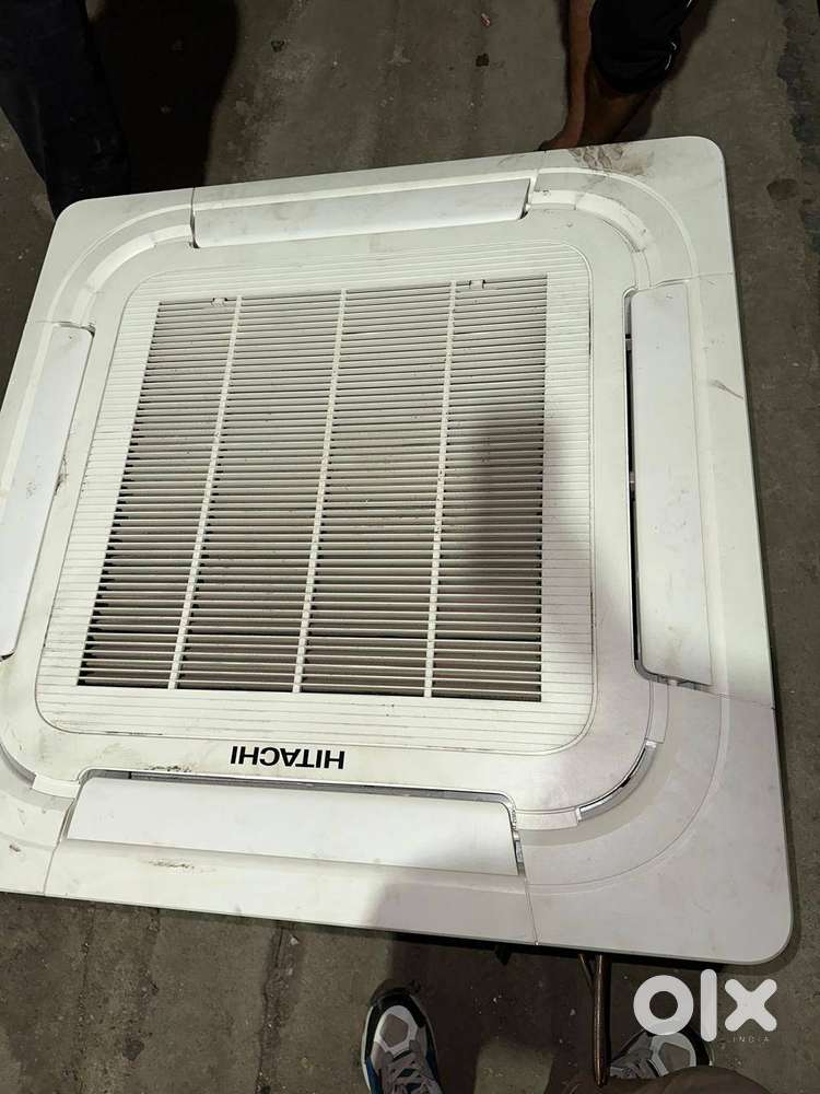 USED HITACHI CASSETTE AC,  3 TON,  7 UNITS AVAILABLE,  22 MONTHS USED