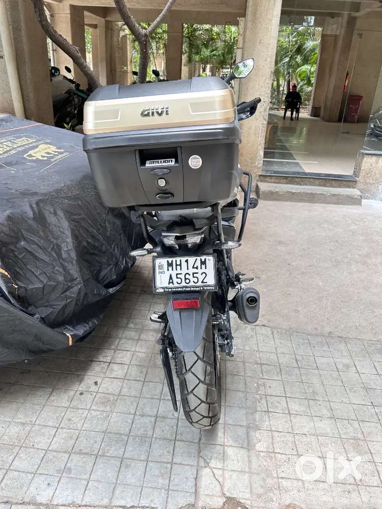 KTM 390 adventure 2024 end with top box