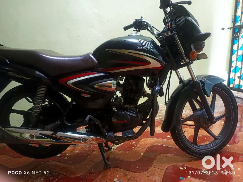 Honda shine BS 4 model