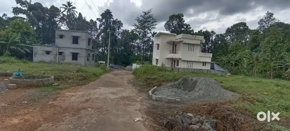 അങ്കമാലി മൂക്കന്നൂരിൽ 5 സെൻ്റ് മുതൽ മൂക്കന്നൂർ ടൗൺ 1 km