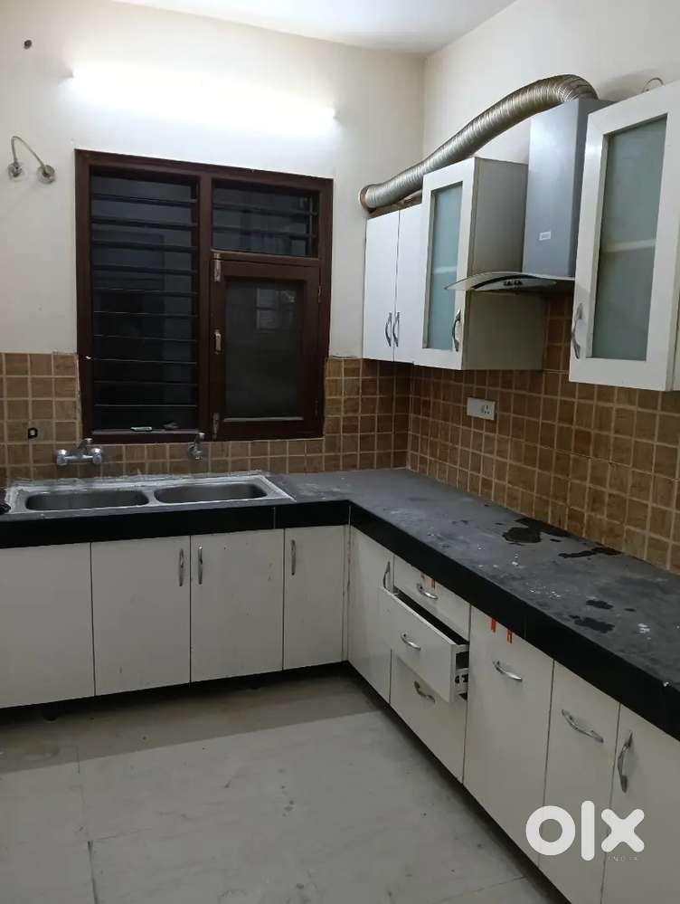 3BHK SEMI FURNISHED FLAT ON RENT DERABASSI BELLA HOME