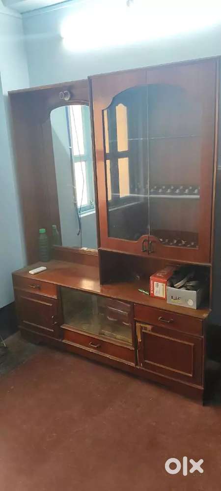 Dressing table with side show case