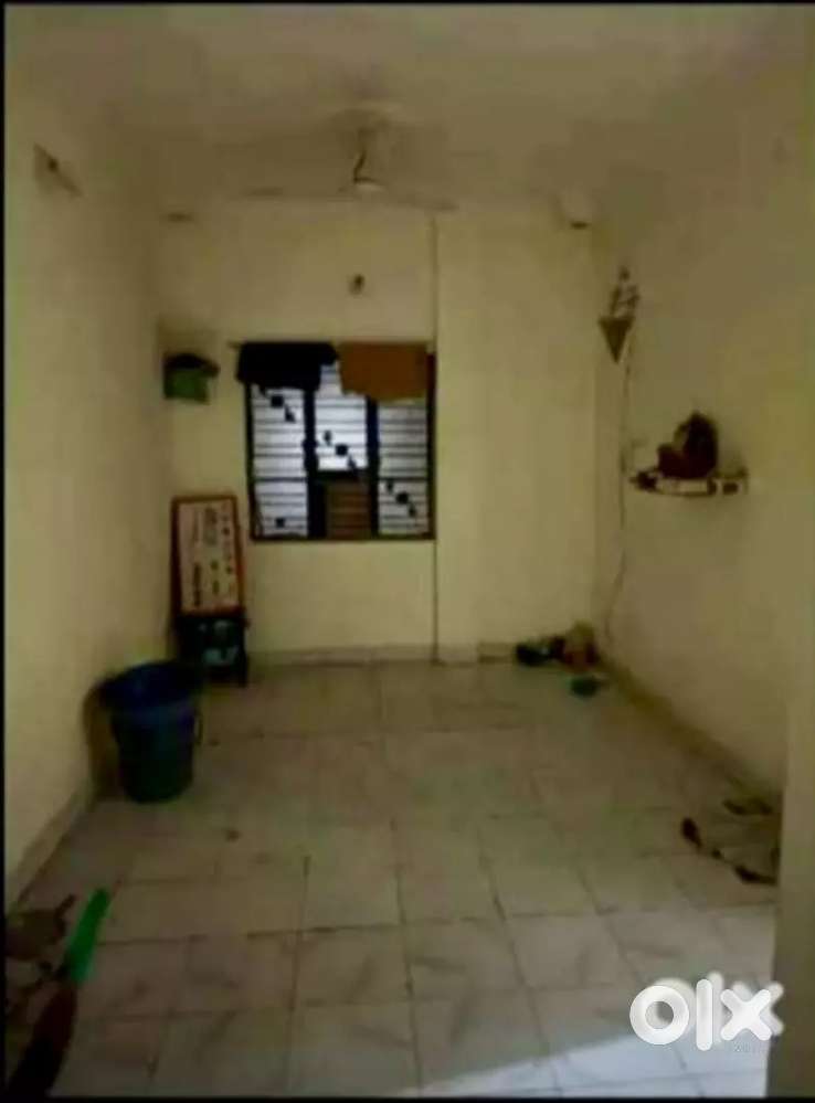Looking for Working female for Single room and Hall