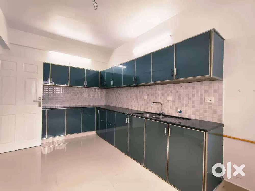 At Vazhuthacaud 3BHK flat for rent only 25000/-