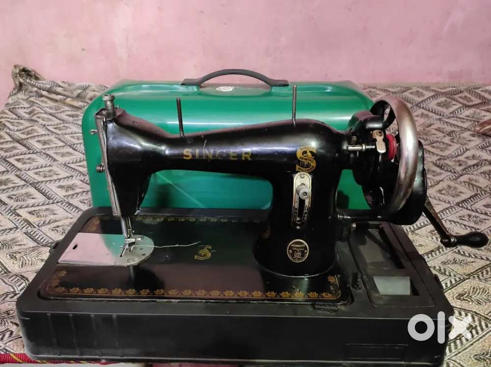 Singer sily machine good condition with cover