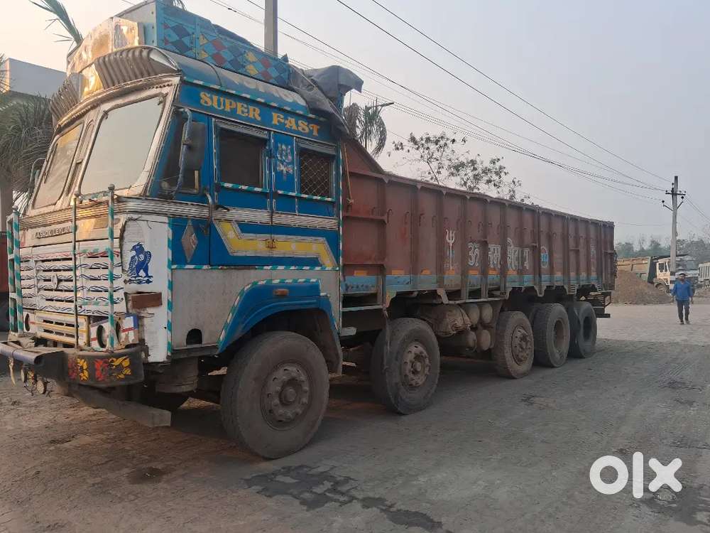 2017 December Model BS4 with Complete Papers tyres 80%