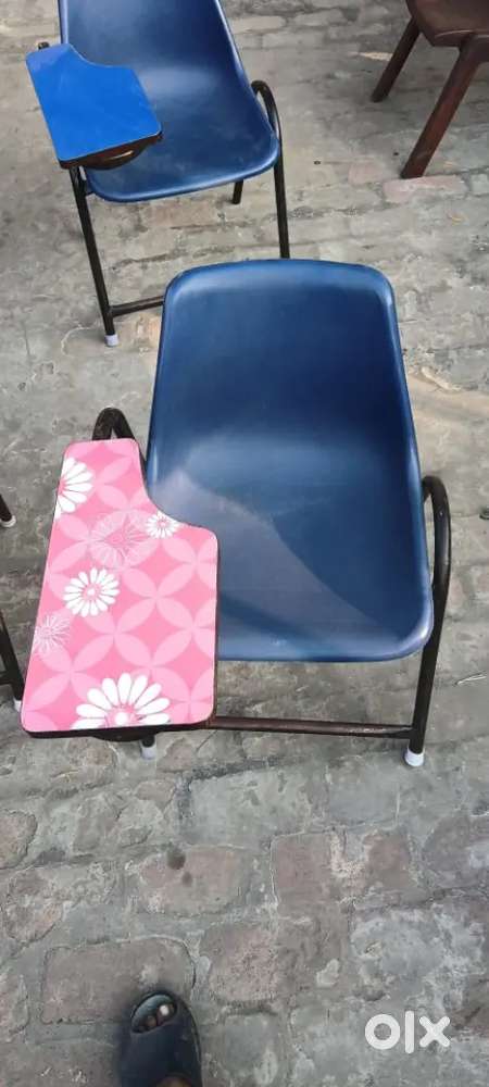 Old student chair's