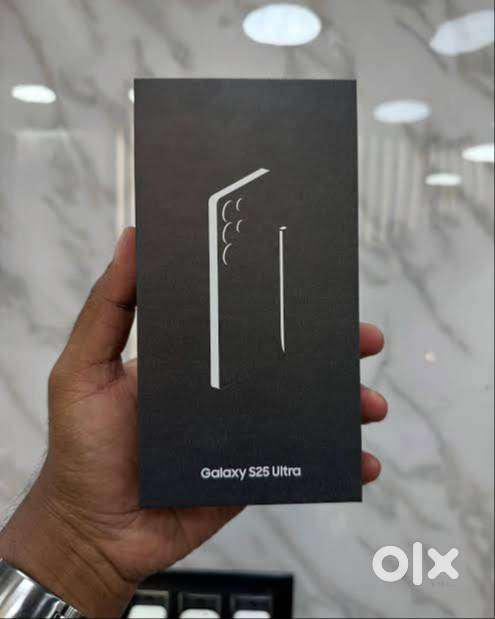 SAMSUNG GALAXY S25 ULTRA 12GB/256GB SEALED WITH ONE YEAR WARRANTY