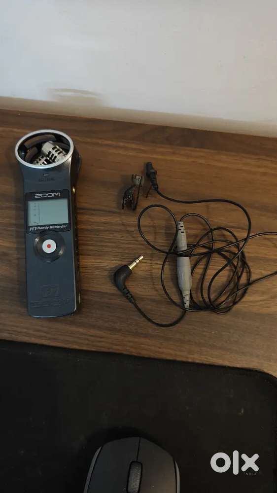 RODE smart lavalier Plus Microphone and Zoom H1 recorder