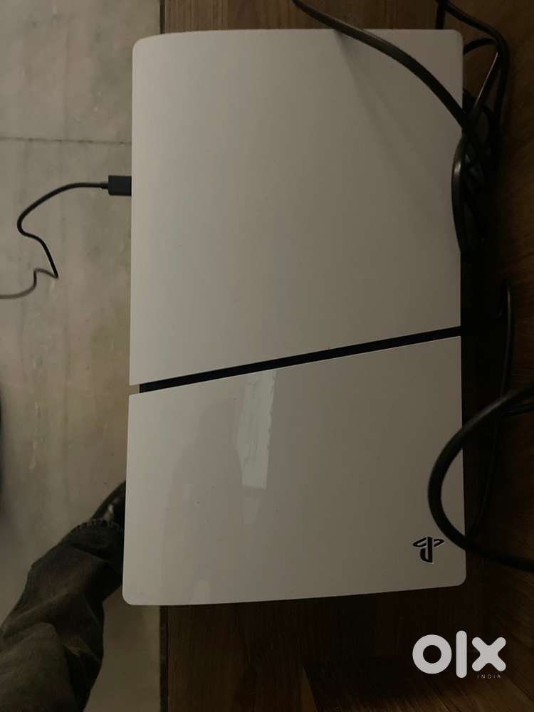 Sony ps5 2 days old