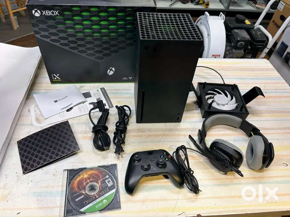 Microsoft Xbox Series X 1TB SSD Home Console - Black + HEADSET