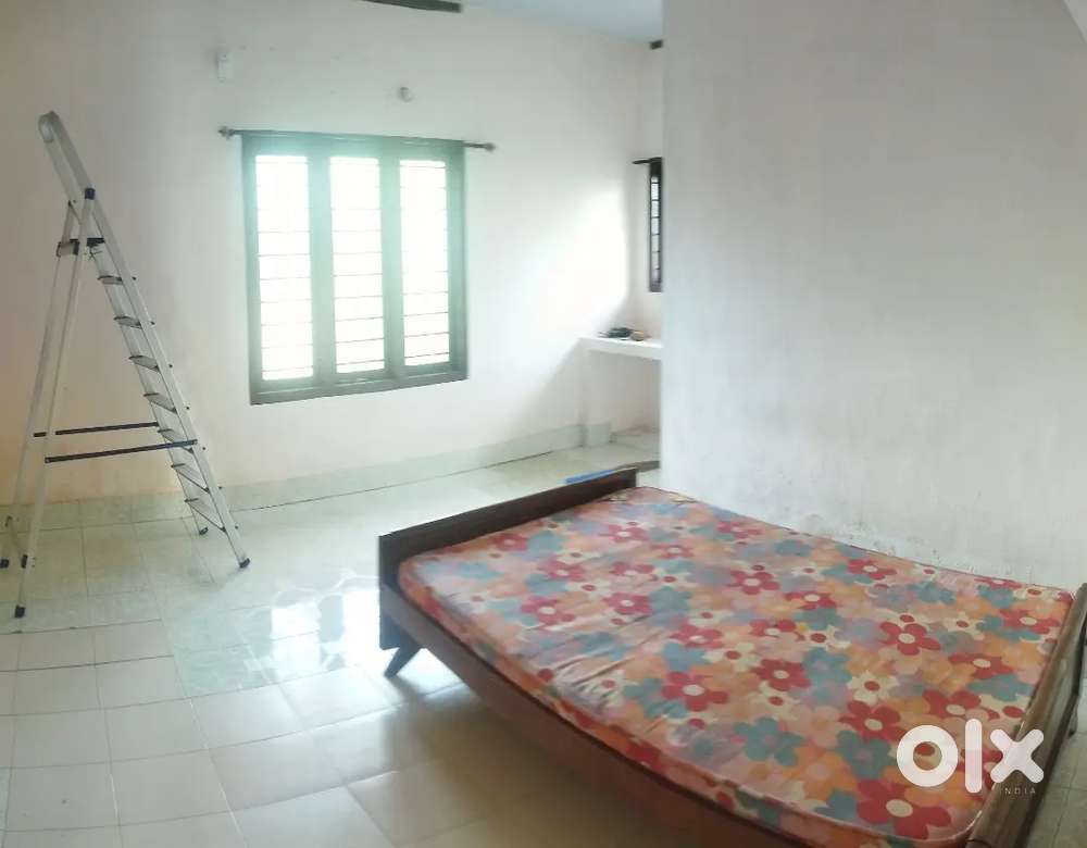 Furnished upstairs walkable distance from MCH