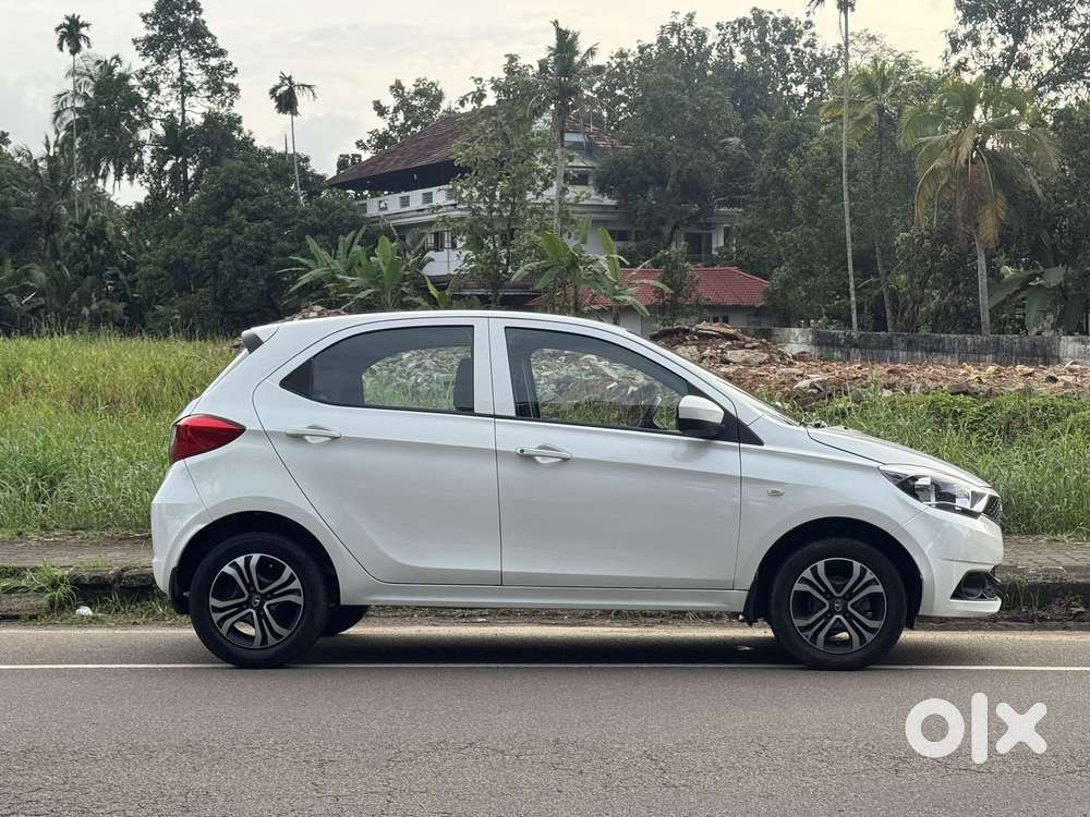 Tata Tiago 1.2 Revotron XZA, 2019, Petrol