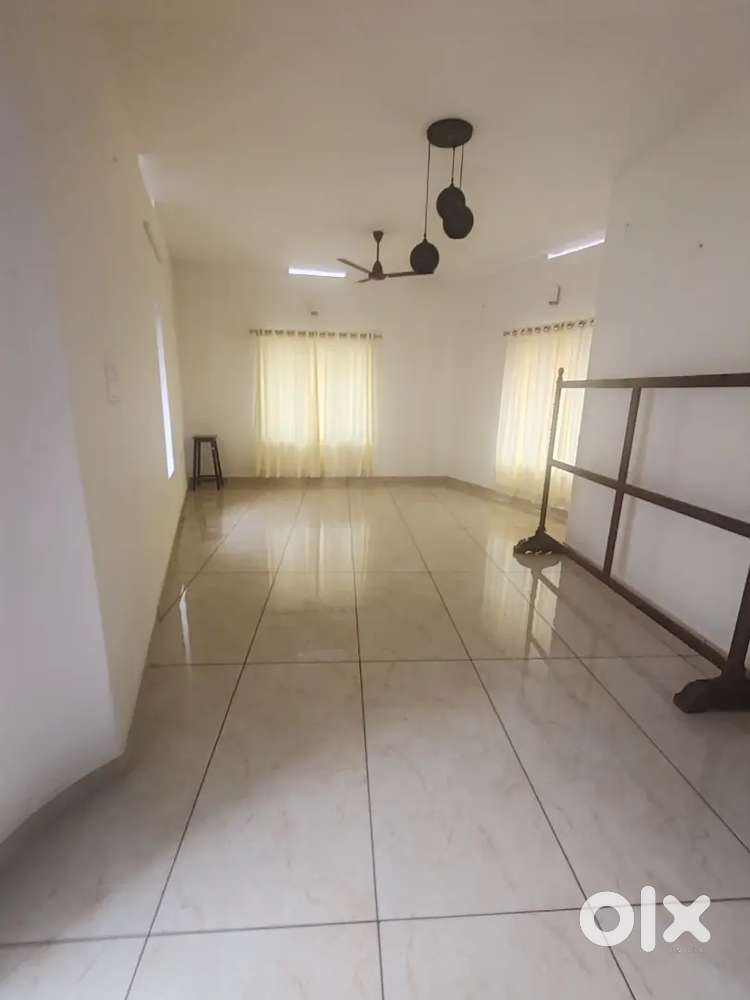 NEW POSH 3 BHK HOUSE FOR RENT IN VAZHUTHACAUD JN NEAR