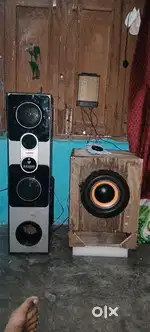 Tower speaker bass tube