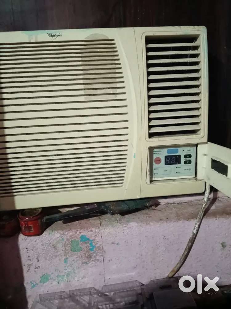 Whirlpool window a.c 1 ton