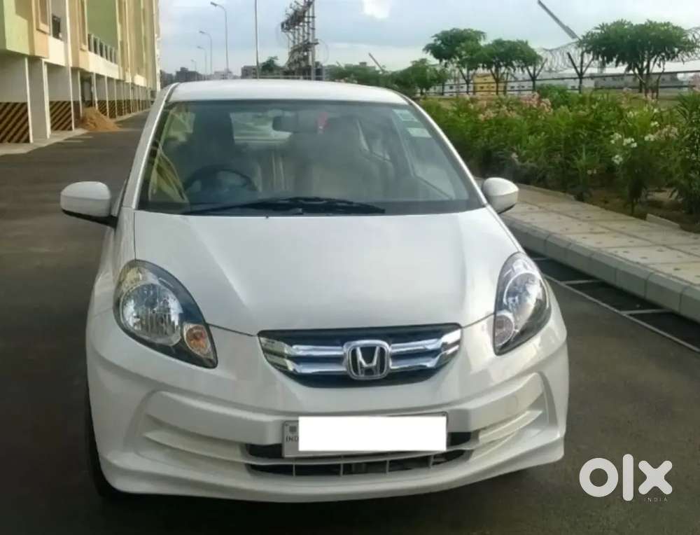 Honda Amaze pure petrol smooth engine,mint condition,single owner