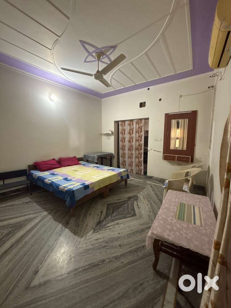 One room set for rent