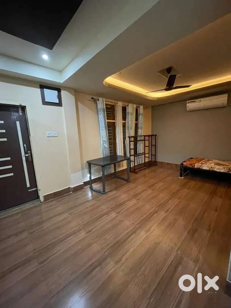 2BHK house for rent near central market