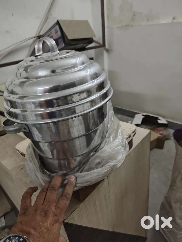 Shop closed selling Steel Utensils in Lot