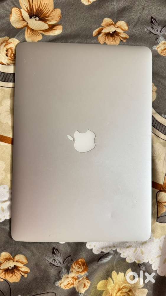  MacBook Air 13” (Early 2015) – 256GB SSD  Excellent Condition