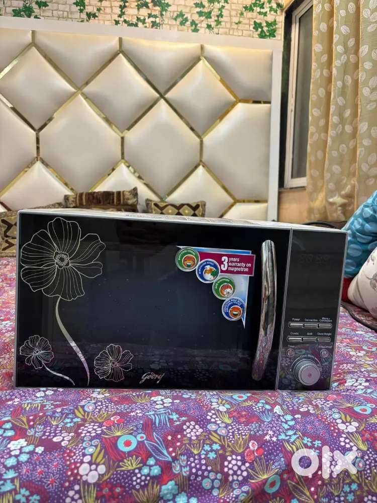 MICROWAVE OVEN