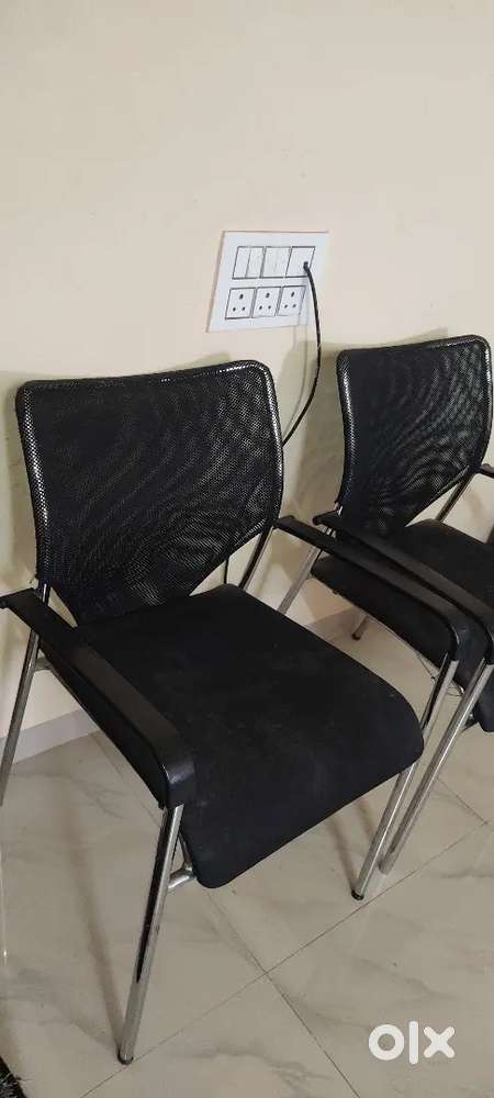 I want to sell 4 Metal Chair.