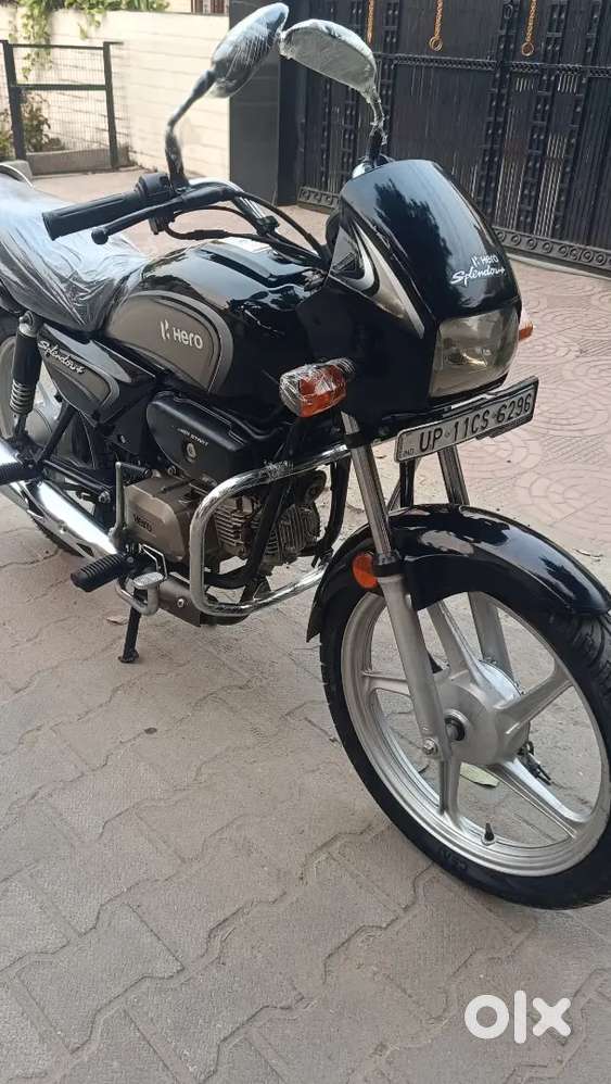 Splendor Plus showroom condition very nice bike first owner