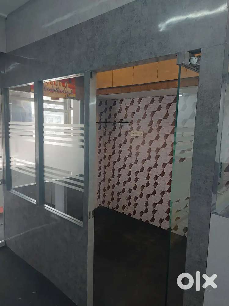 1 St floor office space for rent in thippasndra main road