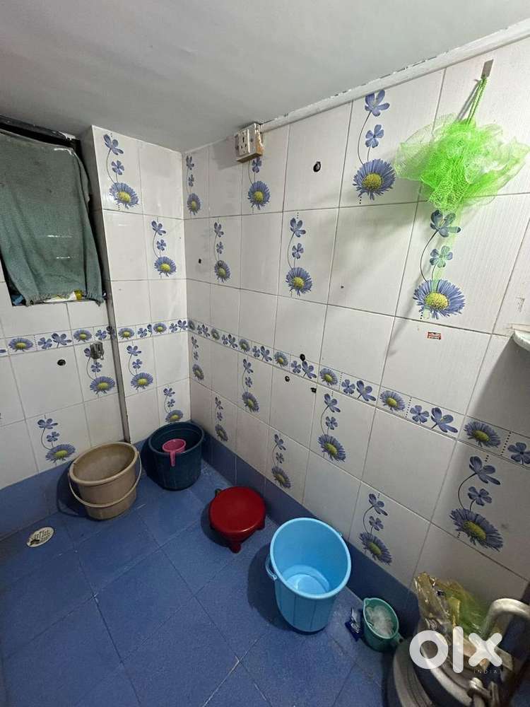 Vacancy for female roommate rent per girl 2400