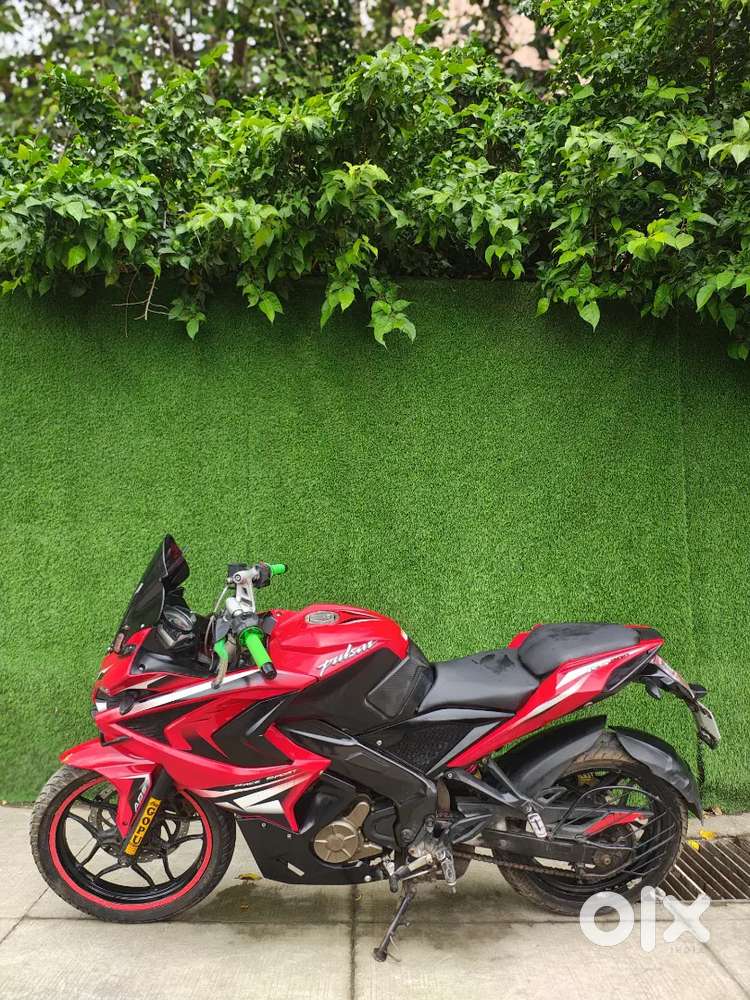BAJAJ PULSAR RS 200 2017