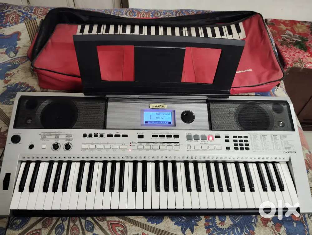 YAMAHA PSR i 445 keyboard