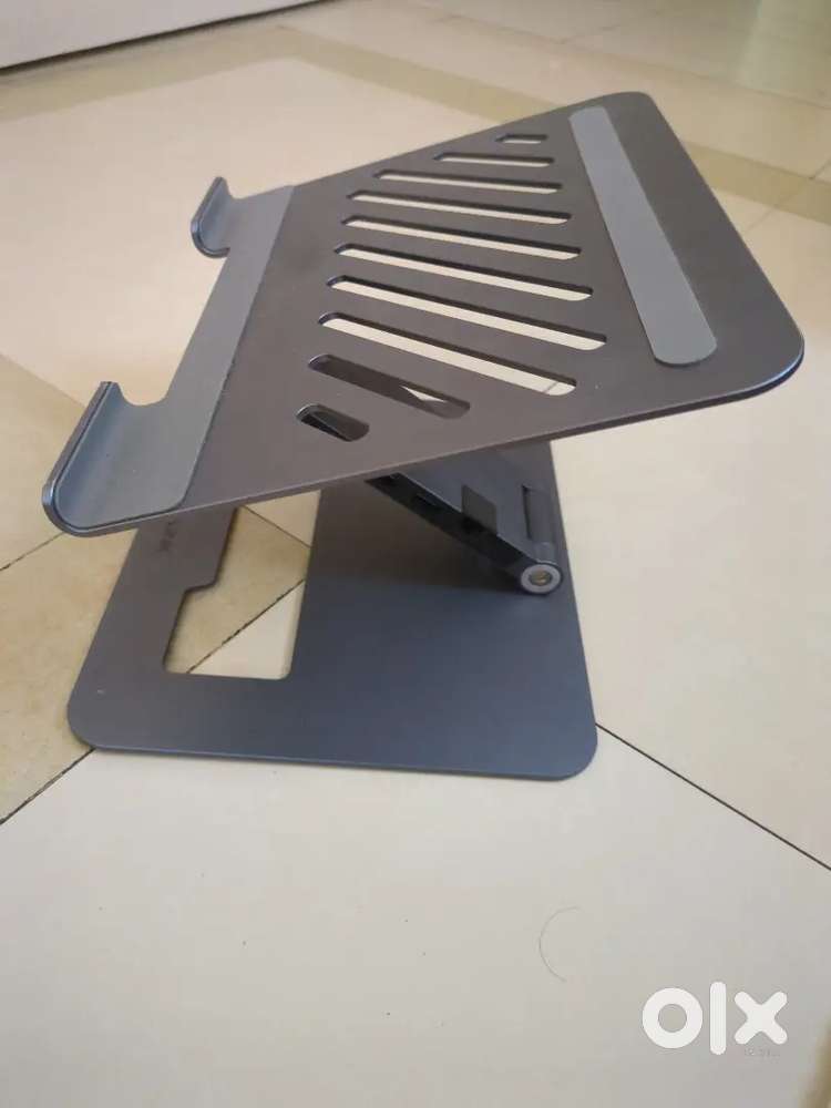 Premium height adjustable Laptop stand USB hub