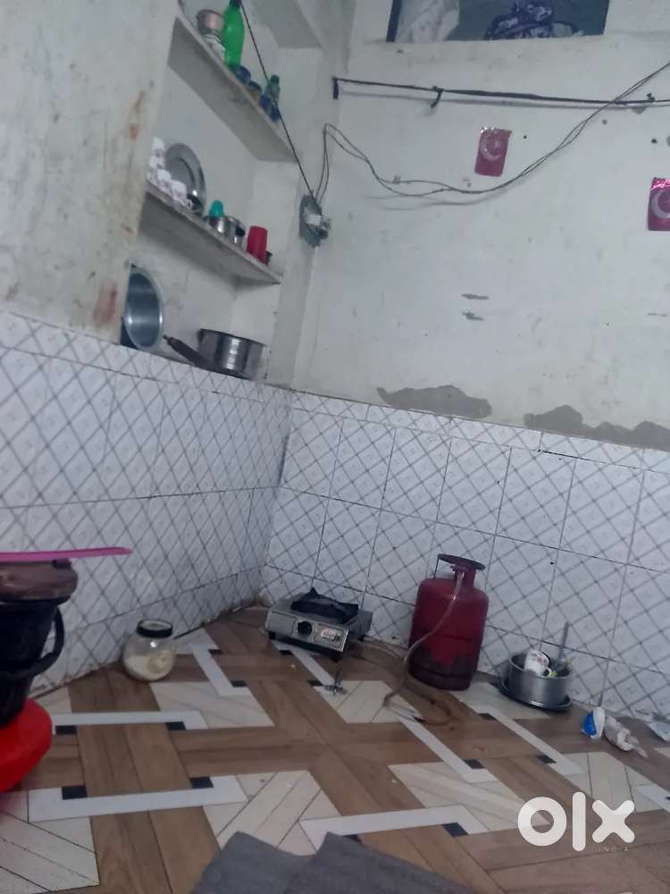 Roommate chaiye girll ho ya boy