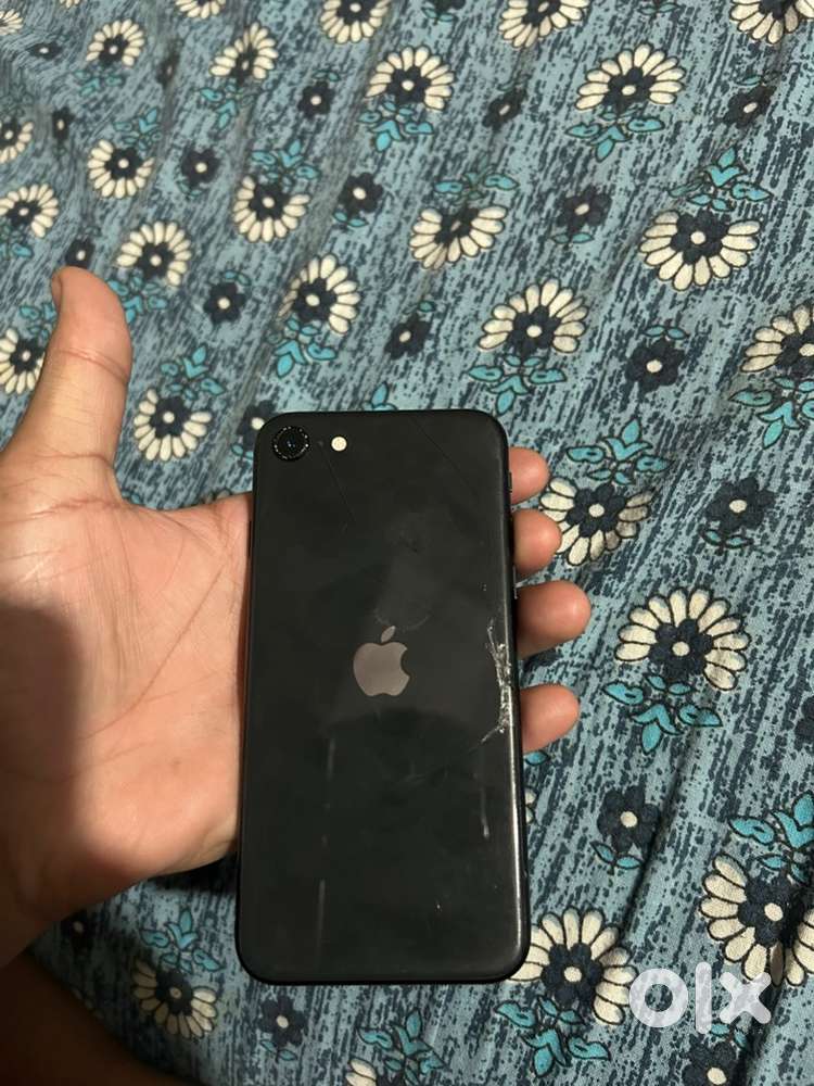 I phone se 2020 model a1 condition waterproof phone hai