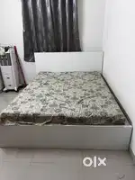 Queen Size Engineering Wood Bed for Sale