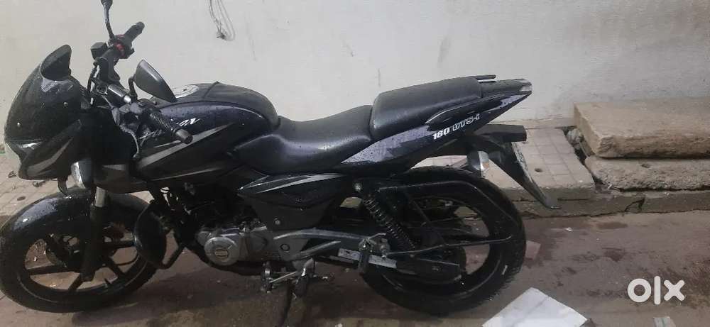 Pulsar 180