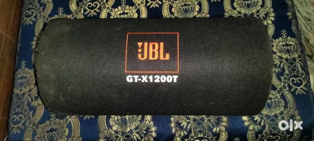 CAR BASS TUBE WITH AMPLIFIER...