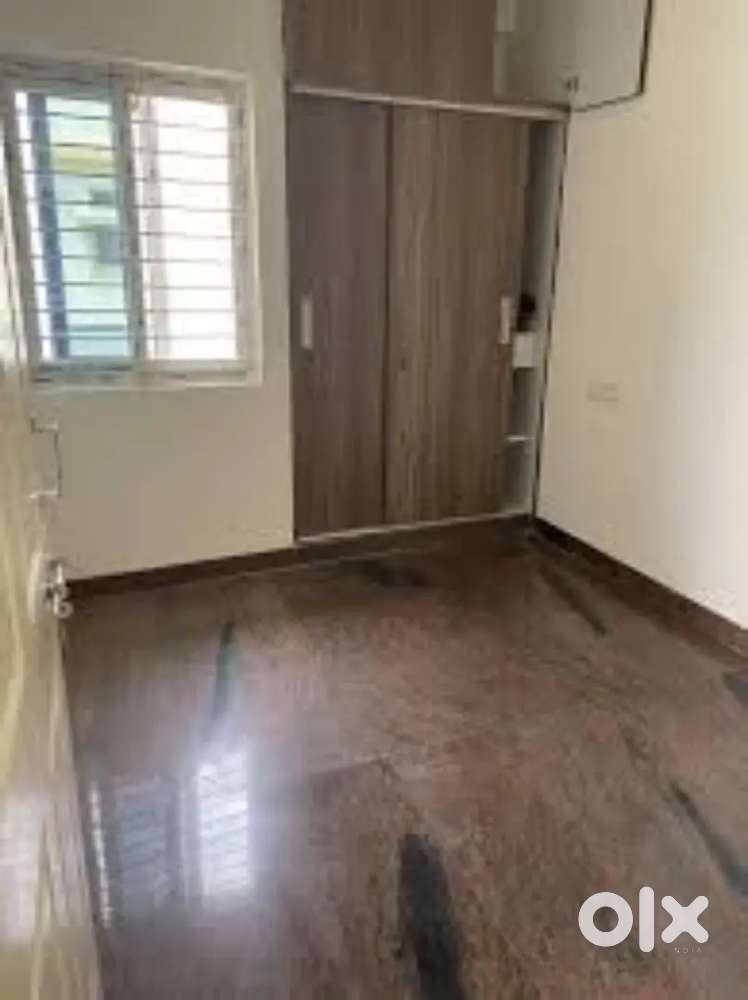 2bhk for rent opposite of royal fort batholers Allowed